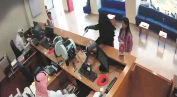 اعترافات الوافد الأردني الذي نفذ عملية السطو على بنك في الكويت!