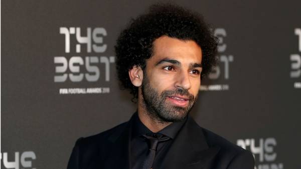 بالفيديو ..محمد صلاح يتوج بجائزة بوشكاش