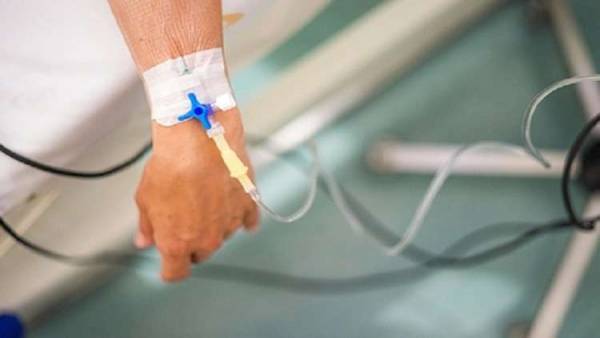 تظاهرت بإصابتها بالسرطان وجمعت آلاف الدولارات