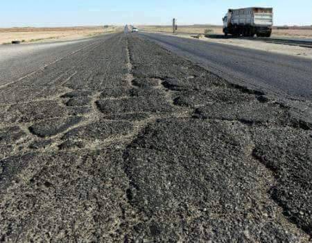 45 مليون مستحقات العاملين على الطريق الصحرواي ..و تباطؤ في انجاز المشروع