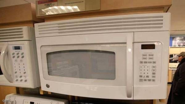 هل الميكروويف خطر على الطعام؟.. خبير يكشف الحقيقة