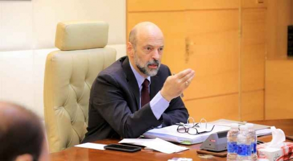 رئيس الوزراء يعمم بتسليم المركبات الحكومية الفائضة عن الحاجة