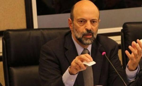 الرزاز: المالك مكلف بدفع ضريبة الأبنية والأراضي وليس المستأجر