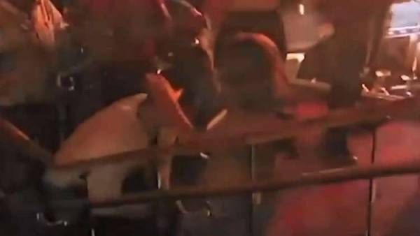 شاهد لأول مرة.. رونالد يراقص ضحيته المفترضة