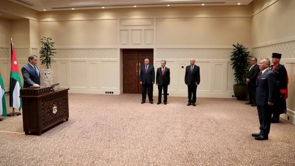 التل يؤدي اليمين الدستورية امام الملك بتعيينه رئيساً للمحكمة الدستورية