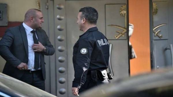 صورة تظهر لحظة دخول خاشقجي إلى قنصلية بلاده في إسطنبول