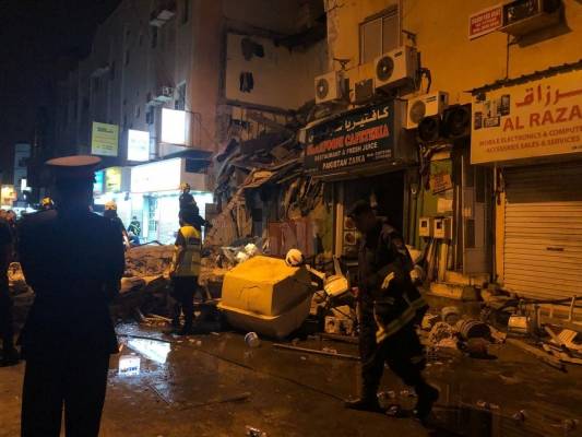 32 إصابة في انهيار مبنى في المنامة (فيديو)