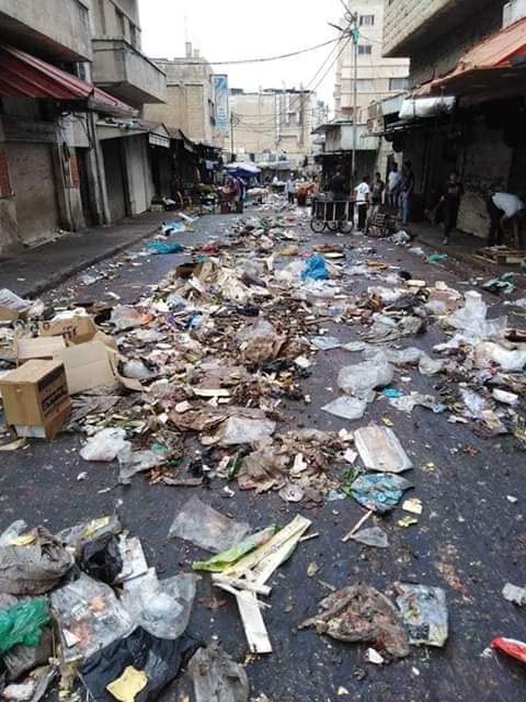 اتفاق لازالة النفايات من المناطق الحرجة المتضررة من اضراب البلديات