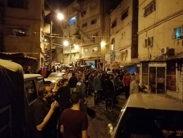 أبناء حي الطفایلة يلقون القبض على مروج مخدرات