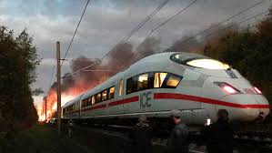 بالفيديو .. لقطات تحبس الأنفاس .. لحظة احتراق قطار سريع