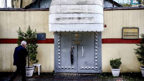 القنصل السعودي محمد العتيبي يغادر اسطنبول