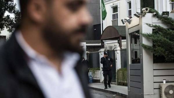 المباحث التركية تجمع عينات من الحمض النووي في القنصلية السعودية