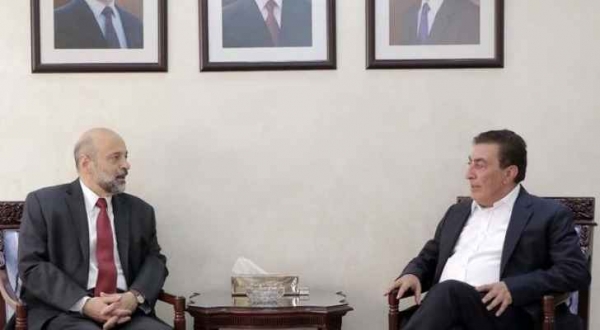 الرزاز : الحكومة تدرس مطالب موظفي البلديات