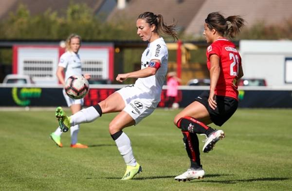 تسديدات صاروخية من الجنس اللطيف ..شاهد أجمل أهداف لاعبات كرة القدم