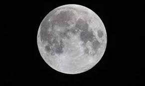 5 كيلوغرامات من القمر تباع بأكثر من نصف مليون دولار