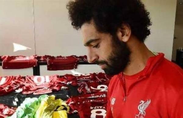 صلاح يقود نجوم ليفربول لدعم ضحايا تسونامي إندونيسيا