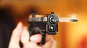 حدث في العقبة اب يقتل ابنه ويلوذ بالفرار !!