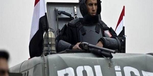 الشرطة المصرية تداهم مغارة إرهابيين وتقتل عددا منهم