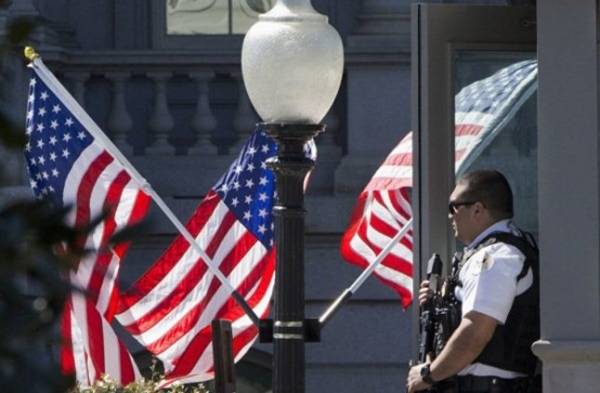 الطرود المفخخة ترعب أميركا وتفجر الاتهامات ونظريات المؤامرة