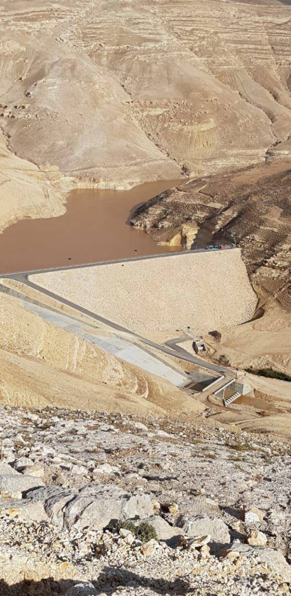 المياه تنفي الشائعات حول سد زرقاء ماعين (صور)