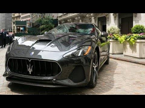 احتراق نحو 150 سيارة إيطالية فاخرة مخصصة لدول عربية