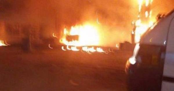 بالفيديو.. احتراق نحو 150 سيارة إيطالية فاخرة مخصصة لدول عربية