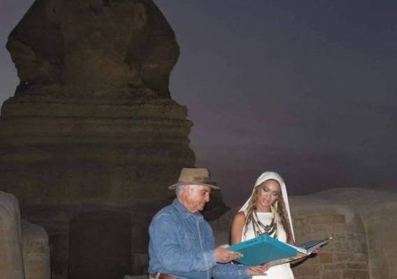 السر ينكشف بعد سنوات..لماذا طردت بيونسيه من منطقة الأهرامات؟