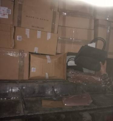 احباط تهريب ذهب والماس برسوم وغرامات تقدر بـ(85) ألف دينار  تفاصيل