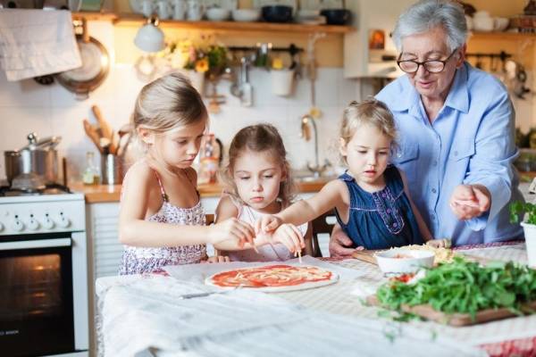 مكافأة غريبة لمن ينجب طفلاً ثالثاً في إيطاليا