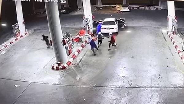 4 اشخاص يسطون على محطة محروقات ويستولون على مبلغ من المال
