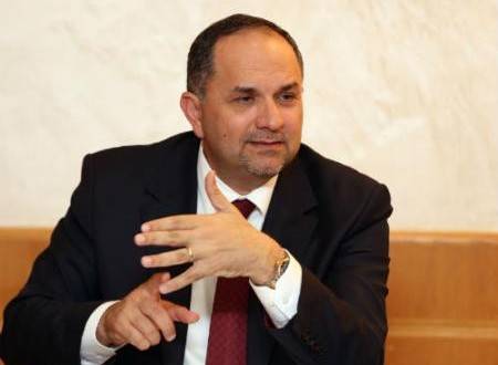 التلهوني  يطبق الشرع  ويحمل 3 حقائب