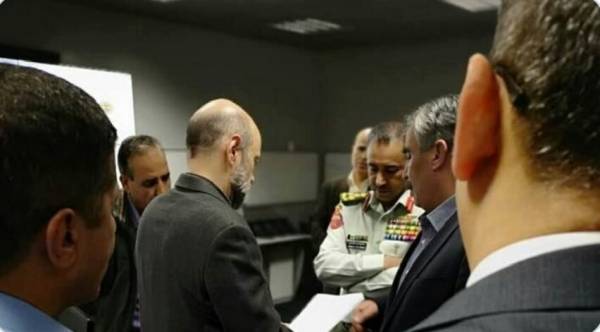 الرزاز يتابع سير العمليات من مركز الأزمات