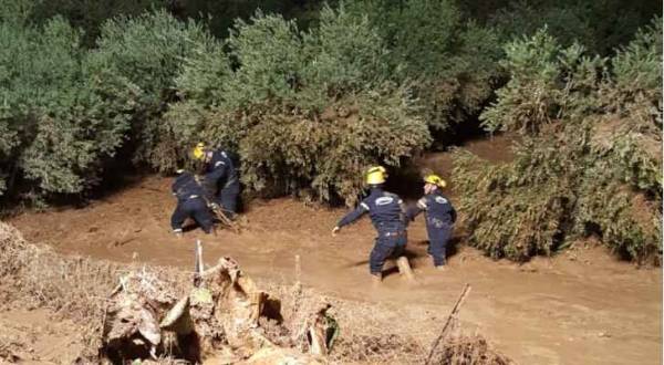 ناجون من الفيضانات يروون تفاصيل نجاتهم .. اخر ما توقعناه الموت غرقاً