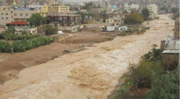‏المياه تحذر من سيل القطرانة القادم من الاراضي السعودية