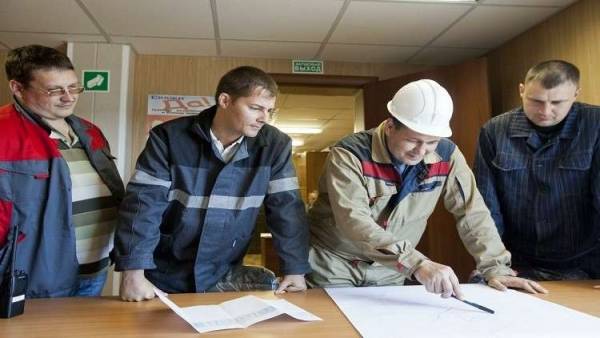 لو أتيحت لك الفرصة من جديد هل تغير مهنتك؟