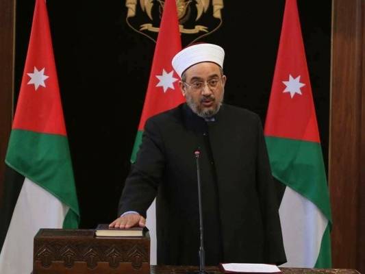 على مكتب وزير الاوقاف: من ينصف مشرفي المراكز الاسلامية ..؟