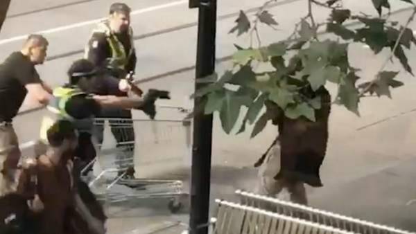 128 ألف دولار تبرعات لمتشرد ساعد في إحباط هجوم إرهابي (فيديو)