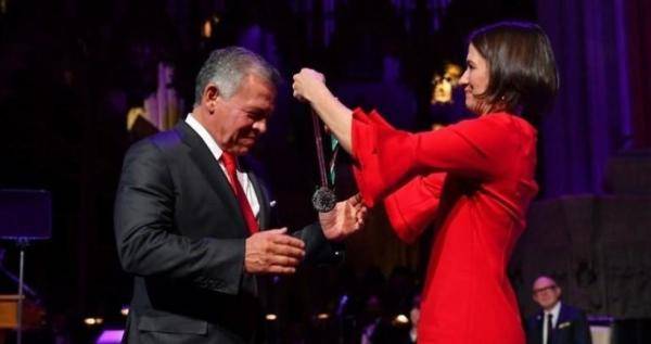 الملك في حفل جائزة تمبلتون يطلب لحظة صمت لضحايا السيول في الأردن