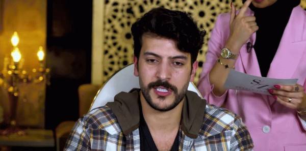 بالصور .. فنان كويتي يثير الجدل بتناوله اللحم المغطى بالذهب