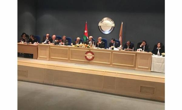 الرزاز: الحكومة خفضت النفقات أكثر من اليونان