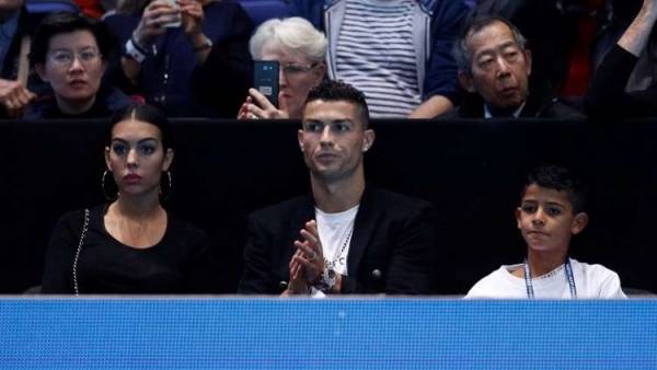 كريستيانو رونالدو يدخل القفص الذهبي برغبته