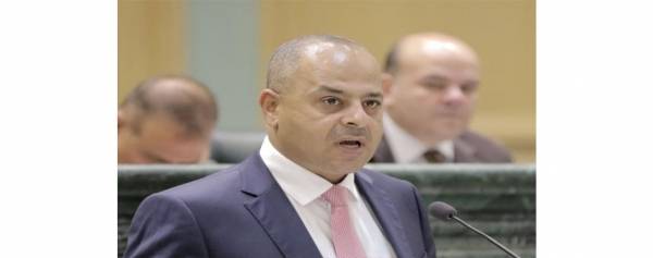 لا إقـــرار ضــريـبـيـًا لـمــــن بـلـغ 18 عـامًا