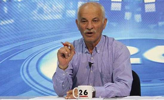 مذيعٌ يتعرّض لنوبة قلبية على الهواء! (فيديو)