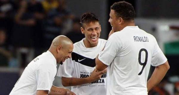 روبيرتو كارلوس يحرّض نيمار على ضربة أخرى لبرشلونة