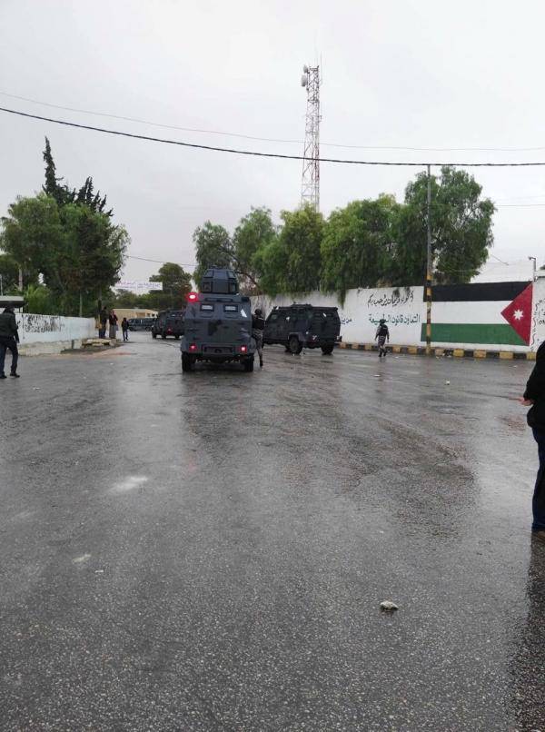 الامن: لم نوقف اعتصام ذيبان ولا اعتقالات او إصابات بين المواطنين ورجال الامن