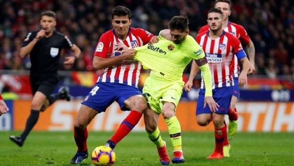 قمة الليغا بين برشلونة وأتلتيكو مدريد تنتهي بالتعادل
