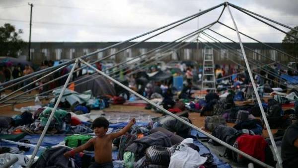 ترامب يهدد يإغلاق الحدود مع المكسيك