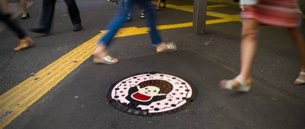 شاهد: أغطية الصرف الصحي.. فن وإبداع في اليابان