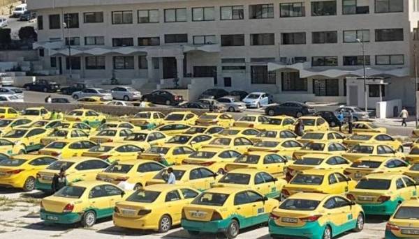 المصري يدرس مطالب التكسي الاصفر ويقدم حلول مبدئية ...