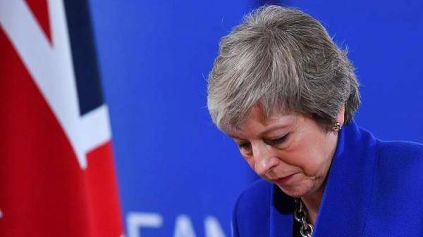 تيريزا ماي في ورطة